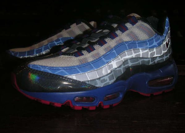 The picture above is when the Nike Air Max 95 Reflective Croc without light, 