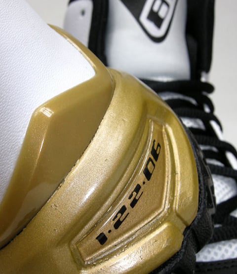 Nike Zoom Kobe 81 White / Black - Metallic Gold