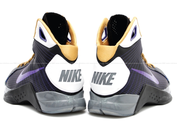 Nike Hyperdunk Supreme - Kobe Making History 81