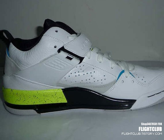 Air Jordan Flight 45 - Air Command Force Inspired - Detailed Images
