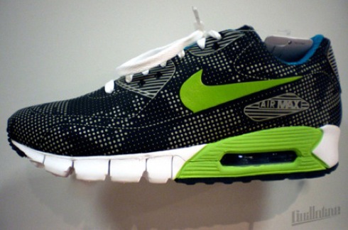 NikeAM90CurrentElectricGreen2