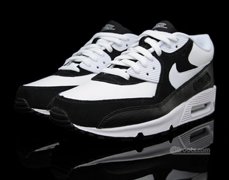 Nike Air Max 90 - Black / White | SneakerFiles