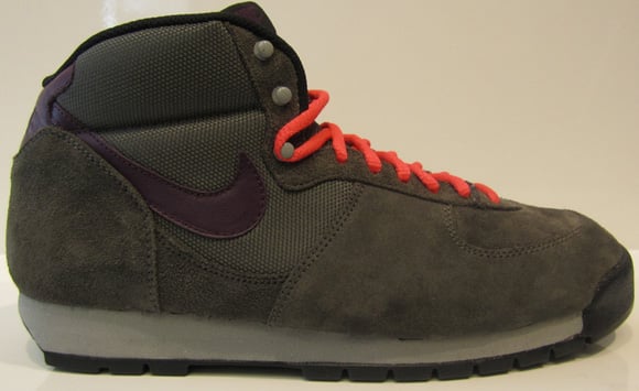 nike air approach mid
