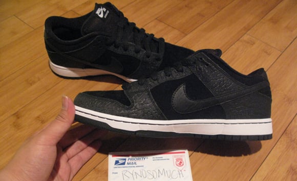 Entourage x Nike Dunk SB Low Available eBay | Nike is proud to announce