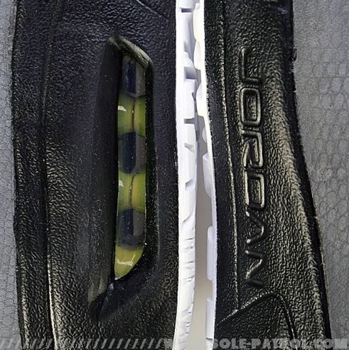 jordan-cmft-viz-air-11-stealthsonic-yellowlight-graphite-black-2