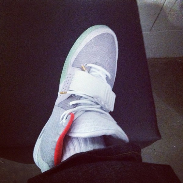 Celebrity Sneaker Watch: Shawn '&<span class=