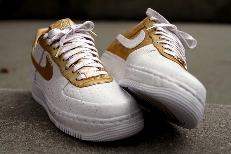 air force 1 low supreme gold medal