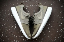 Nike Roshe Run Premium NRG | Holiday 2012