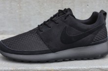 Nike Roshe Run Woven ‘Black/Anthracite-Volt’