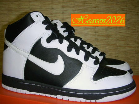 women black and white dunks high