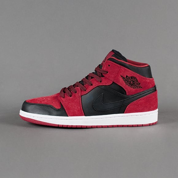 Air Jordan1 Mid "Red Suede/Black" - First Look | SneakerFiles