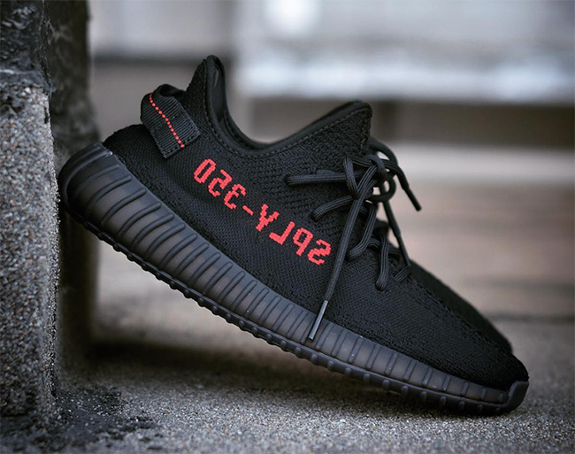 Kanye West Boost 350 V2 BY 1604 CORE BLACK / CORE WHITE
