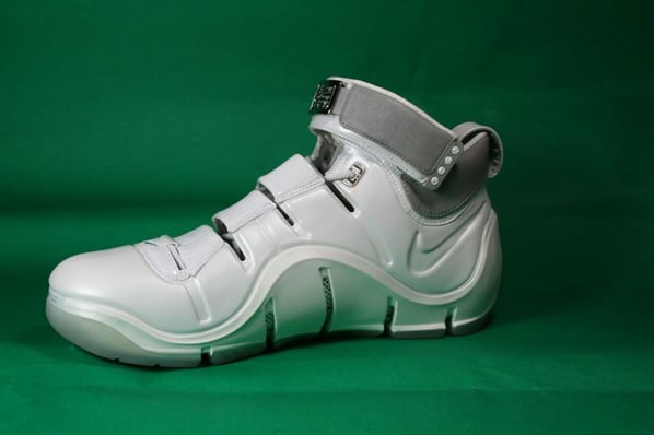 Nike Zoom Lebron IV White/White-Metallic Silver