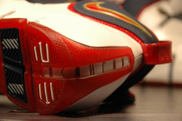 Nike Lebron IV Playoffs Detailed Look