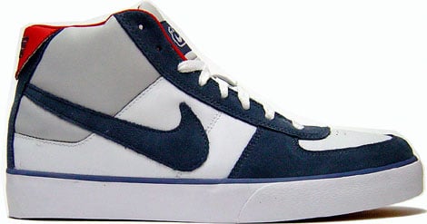 Nike Oncore 6.0 and Nike Mavrk Mid 6.0 at Purchaze Nike Oncore 6.0 and Nike Mavrk Mid 6.0 at Purchaze