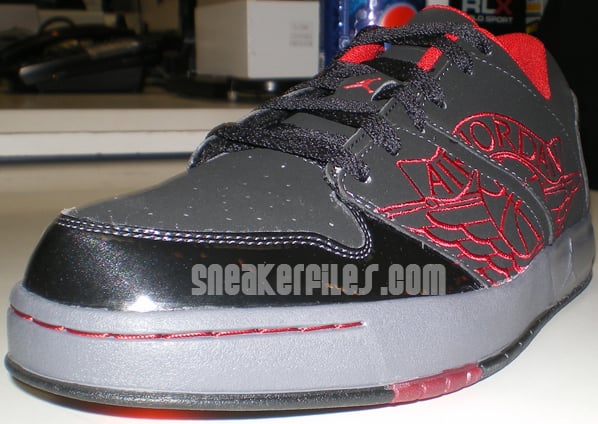Jordan 1 Nu Retro Black/Red/Grey Detailed Look