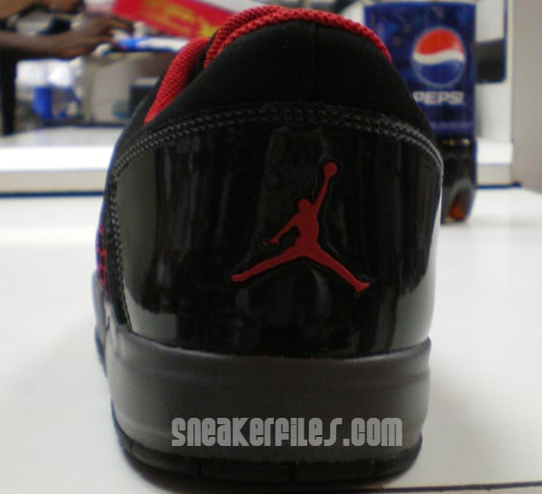 Jordan 1 Nu Retro Black/Red/Grey Detailed Look