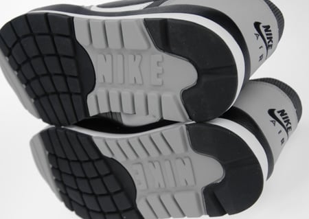 Nike Retro Windrunner TR 2