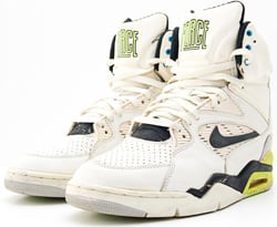 nike air basketball shoes 90s