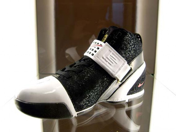 Nike LeBron V Black/White-Varsity Crimson Round 2- SneakerFiles