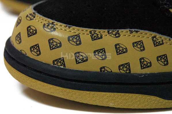 Nike Dunk Low Gold Diamond Now Available