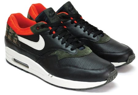 air max 1 friendly football pack