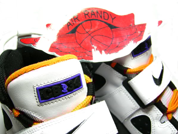 Nike Retro CB34 Charles Barkley White/Black - Carrot