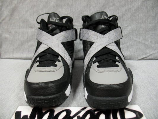 Nike Air Raid Retro Black / Medium Grey - White