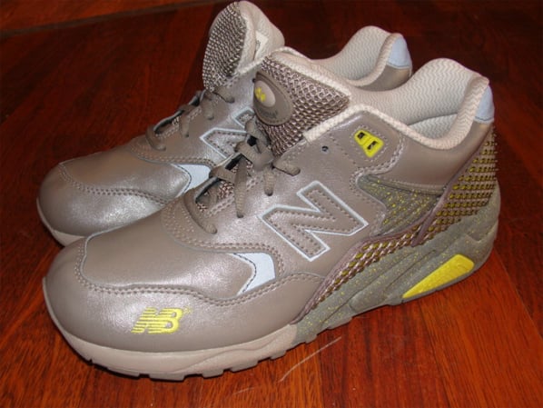 New Balance MT580 - Black / Purple and Silver / Zest