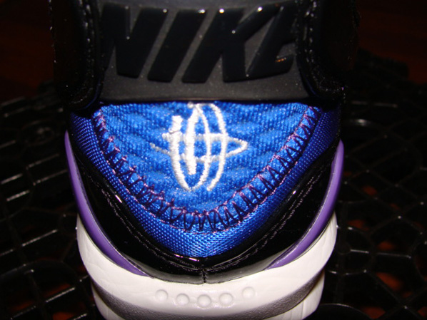 Nike Huarache 08 BBall Quickstrike White / Purple - Black