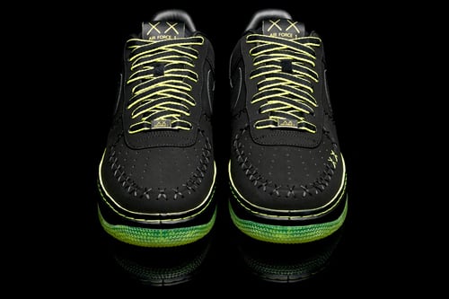 Kaws x Nike 1World Air Force 1