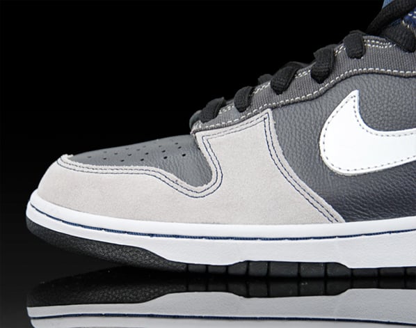 Nike Dunk High SB Un-Futura - Anthracite / Metallic Summit White