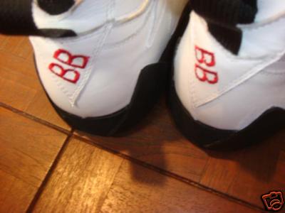 Air Jordan VII (7) - Bugs Bunny