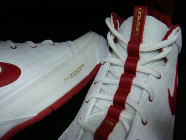 Nike Zoom Ambassador - Red / White Nike Zoom Ambassador - Red / White