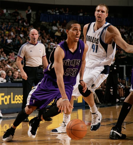 Kevin Martin Wearing Jordan Flight 23