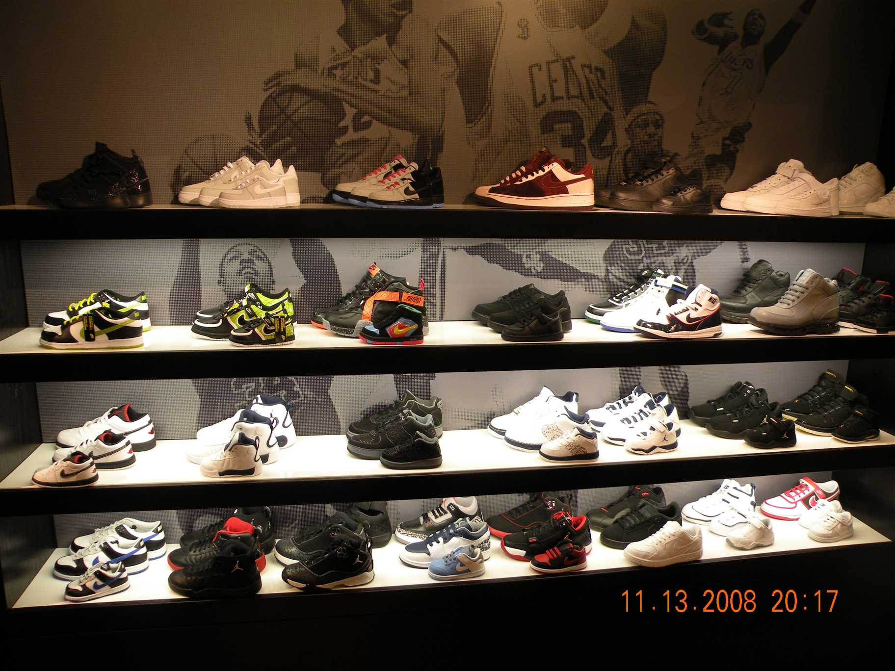 nike chinook mall