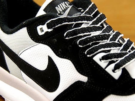 Nike TR II - / Black White | SneakerFiles