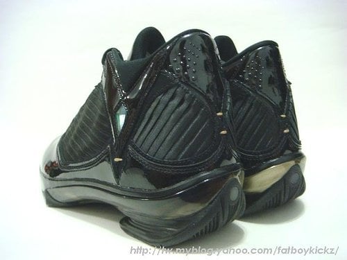 Detailed Photos: Air Jordan 2009 Black / Gold