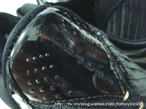 Detailed Photos: Air Jordan 2009 Black / Gold