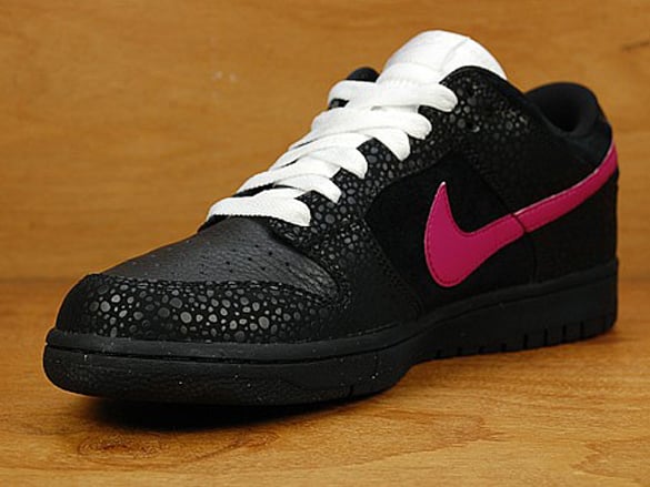 Nike Dunk Low - Black / Pink