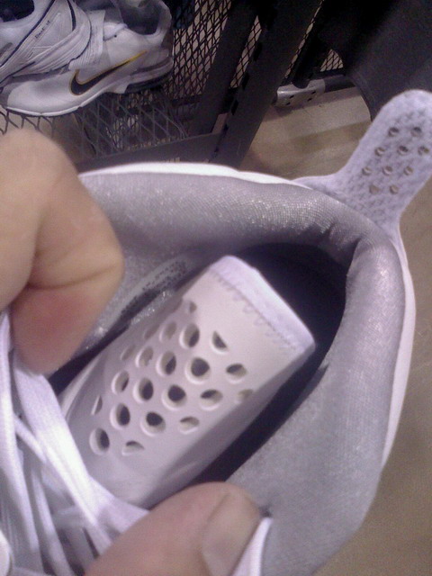 nike-zoom-fun-police-white-metallic-silver-5 Nike Zoom Fun Police - White / Metallic Silver