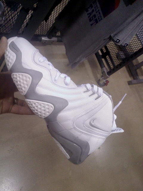 nike-zoom-fun-police-white-metallic-silver-7 Nike Zoom Fun Police - White / Metallic Silver