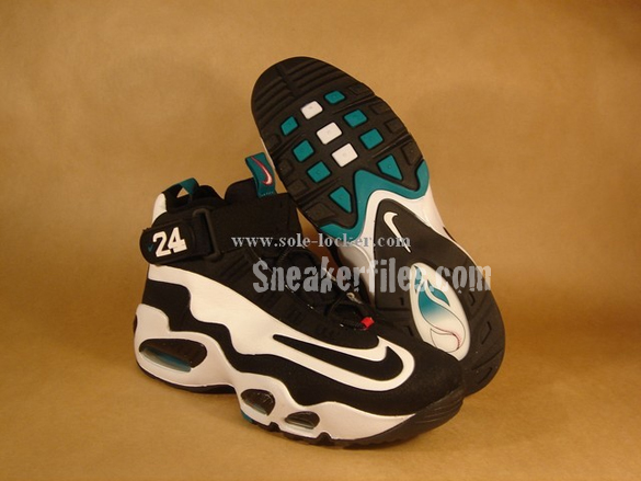 Nike Air Griffey Max - White / Black / Fresh Water / Varsity Red