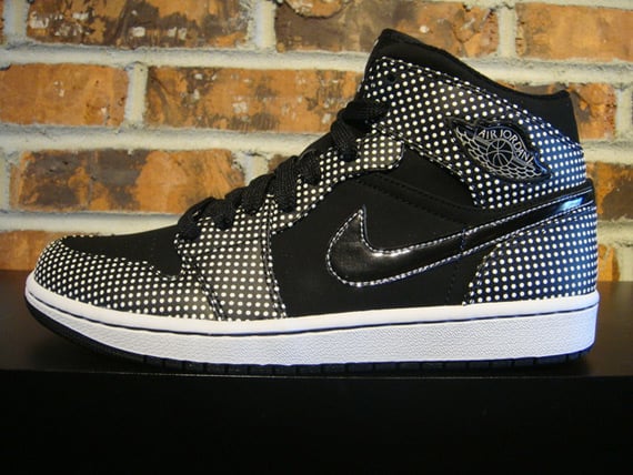 Air Jordan I (1) April Releases Now Available Early