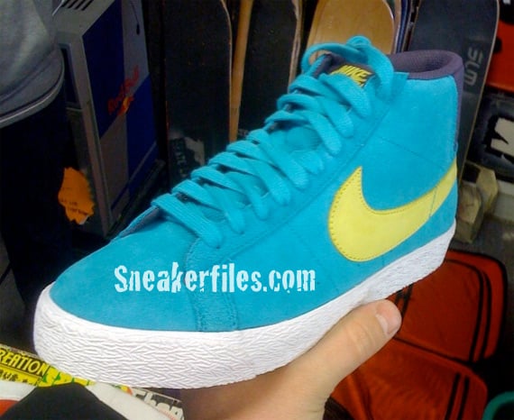 Nike SB Non-Dunk Holiday Preview