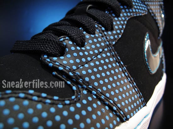 Air Jordan I (1) Retro - Black / Laser Blue - White | Detailed Look