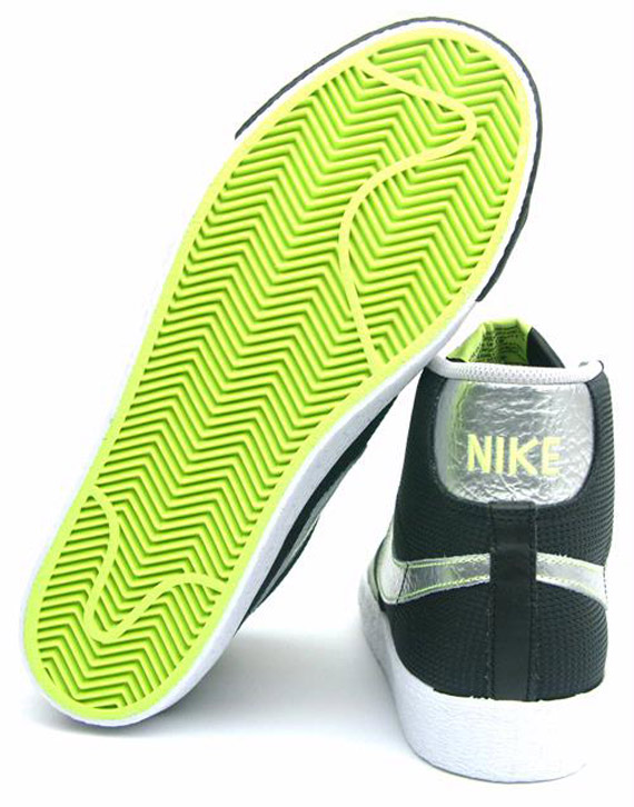 Nike Blazer Mid - Black / Metallic Silver