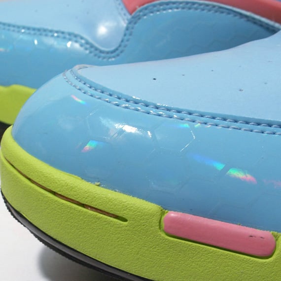 Chapter World x Reebok Glow Pack - Pump Omni Lite & Court Victory Pump