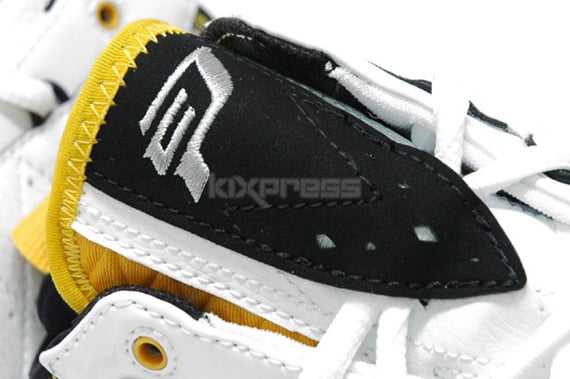 Jordan CP3 II - White / Goldenrod - Stealth - Black