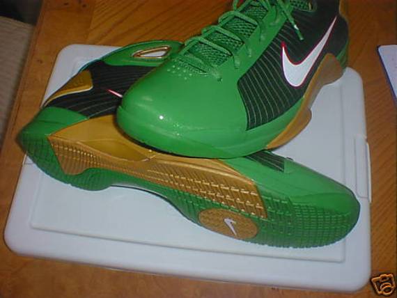 "Big Baby" Nike X-Mas Day Hyperdunk Available on eBay